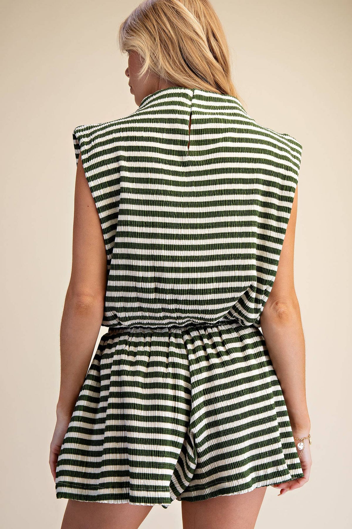 Mock Neck Sleeveless Bubble Top & Pleaded Striped Short Set