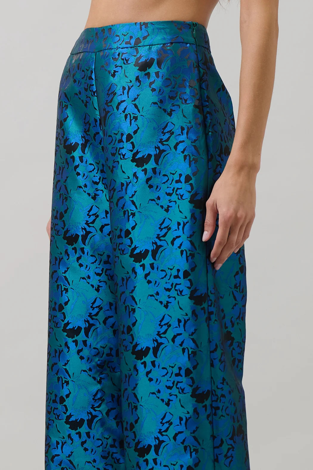 Farrah Jacquard Lunete Wide Leg Pants- Blue/Black